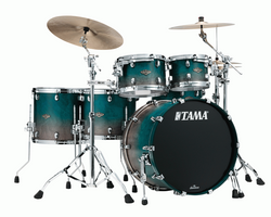 Tama Starclassic Walnut/Birch 5-pce Shell Pack with 22 Bass Drum in Satin Sapphire Fade