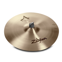 A Zildjian 18in Medium Crash